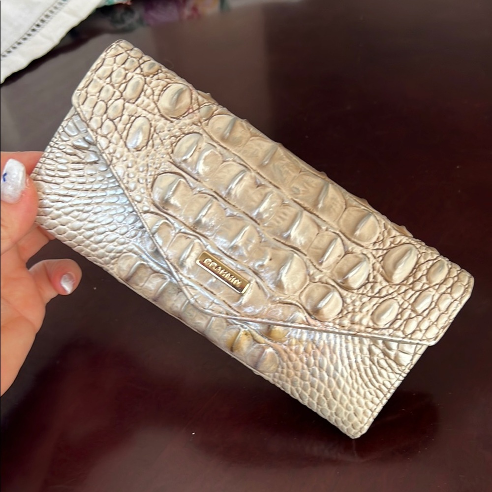 Brahmin Veronica Seashell or Silver wallet